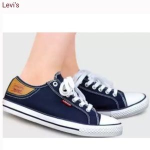 Levi's shoes size 10